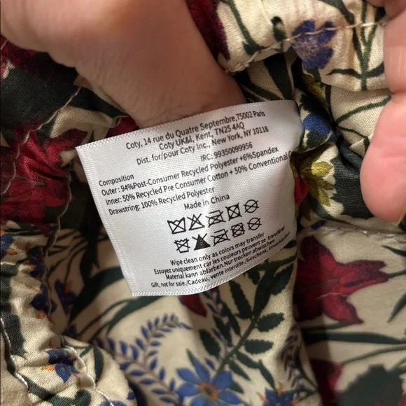 NEW Gucci Beauty Satin Drawstring Floral Flower Pouch GWP - Picture 7 of 7